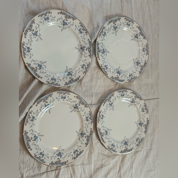 Imperial China W Dalton Seville 5303 Dinner Plates 10 3/8" - Set of 4 Vintage - Picture 2 of 4